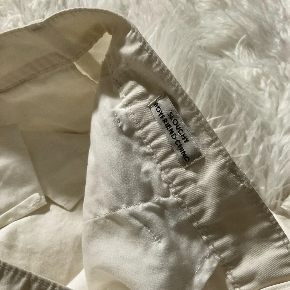 J Crew Pleated Slouchy Boyfriend Chino Pant in‎ Ivory